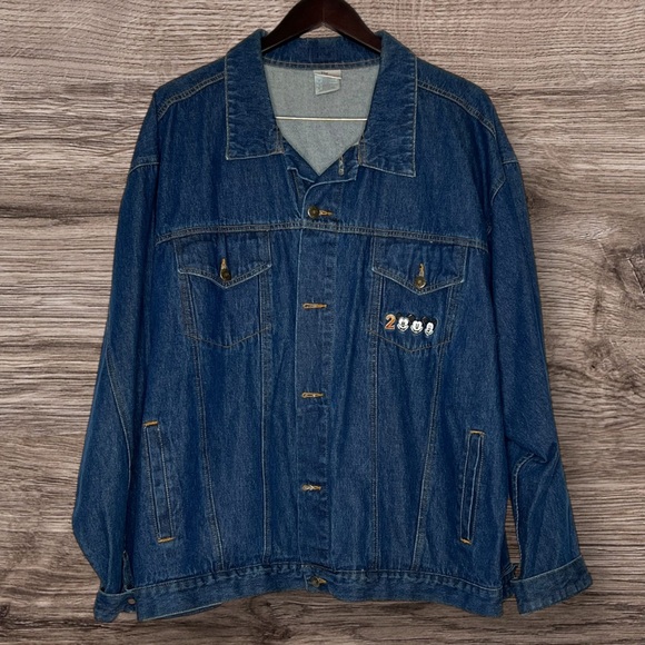 Nostalgic Disney Delight: Disney Store Millennium 2000 Denim Jacket - Picture 2 of 6